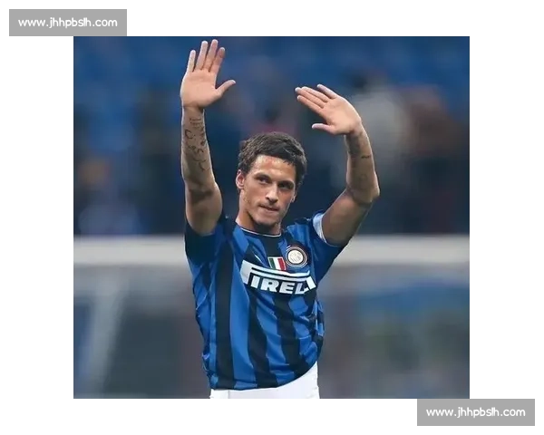 国米官宣!21 岁法国锋霸穿 14 号,剑指欧冠新征程 国米官宣!21 岁法国锋霸穿 14 号,剑指欧冠新征程